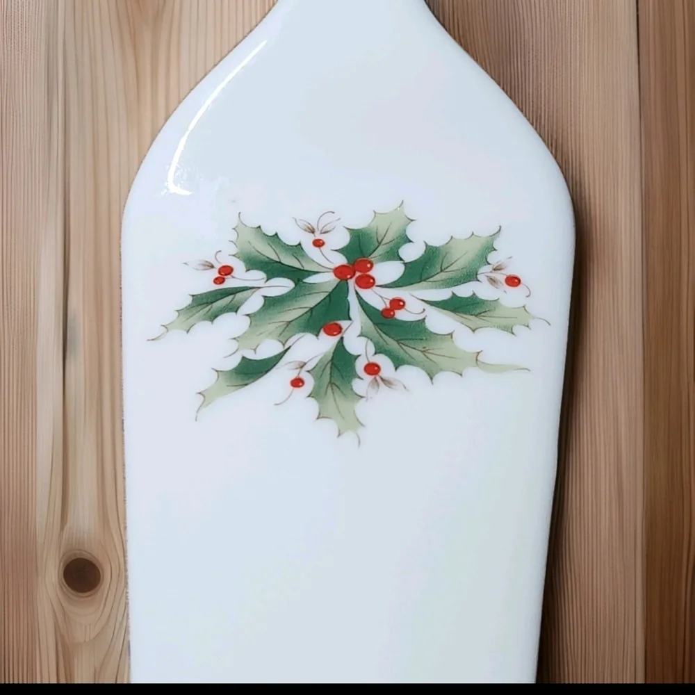 Vintage Porcelain Holly Berry Cake Server – 10” Made in Japan